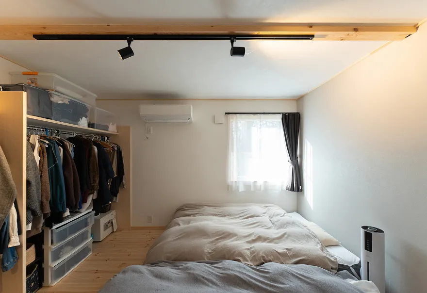 テラスにつながる主寝室