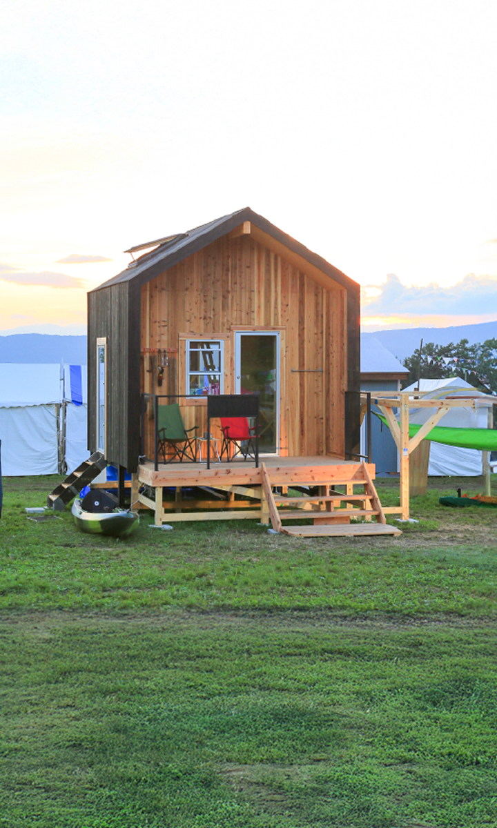 TINY HOUSE